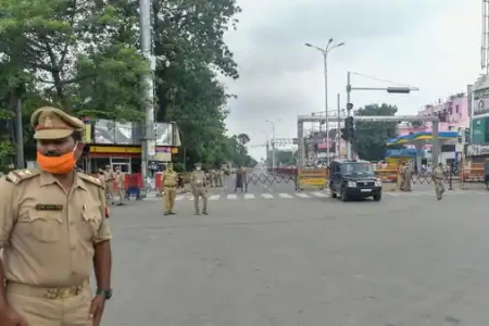 कोरोना बढेपछि नेपालसंग सिमा जोडिएका भारतीय जिल्लाहरुमा कर्फ्यु जारी